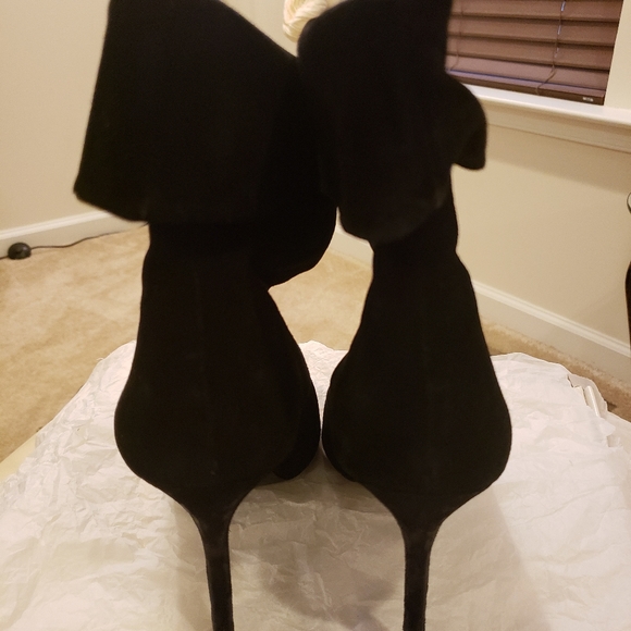 Shoes - Picture 3 of 3